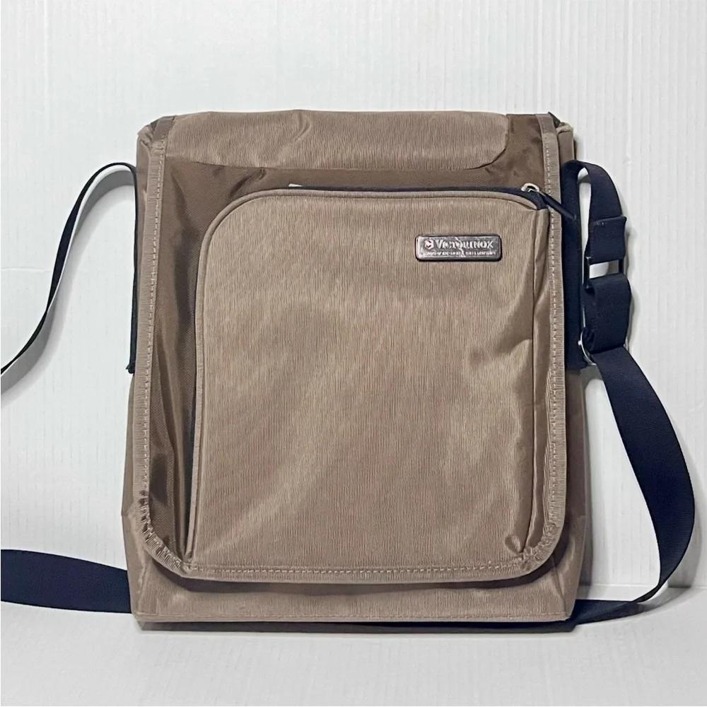 VICTORINOX Crossbody Messenger Laptop Bag